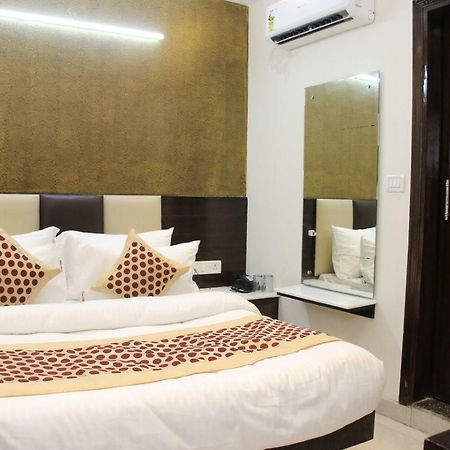 Hotel Snow White Inn New Delhi Extérieur photo